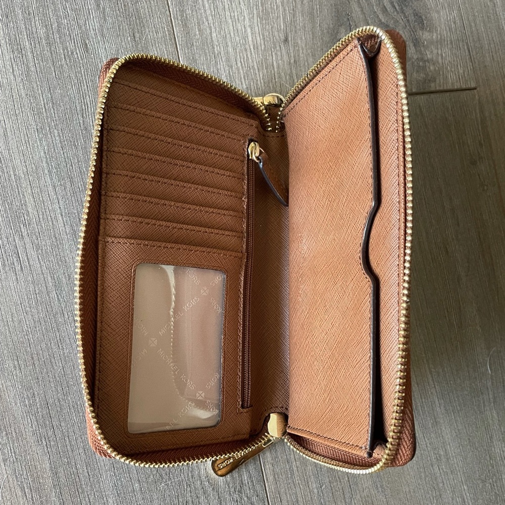 Michael Kors Wristlet - Picture 2 of 2